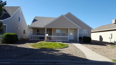 Building Photo - 415 Columbine Dr