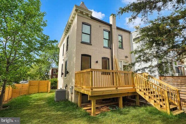 Foto del edificio - 734 Taylor St NW