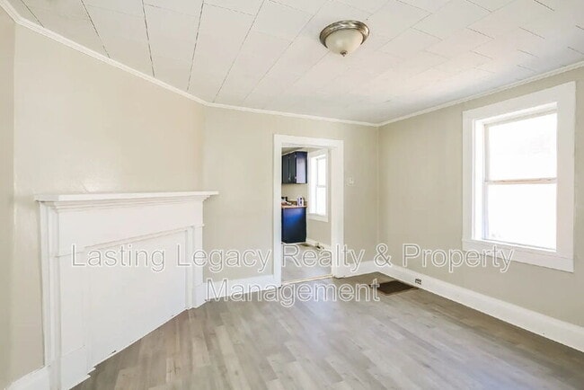 Building Photo - 438 24th St NW