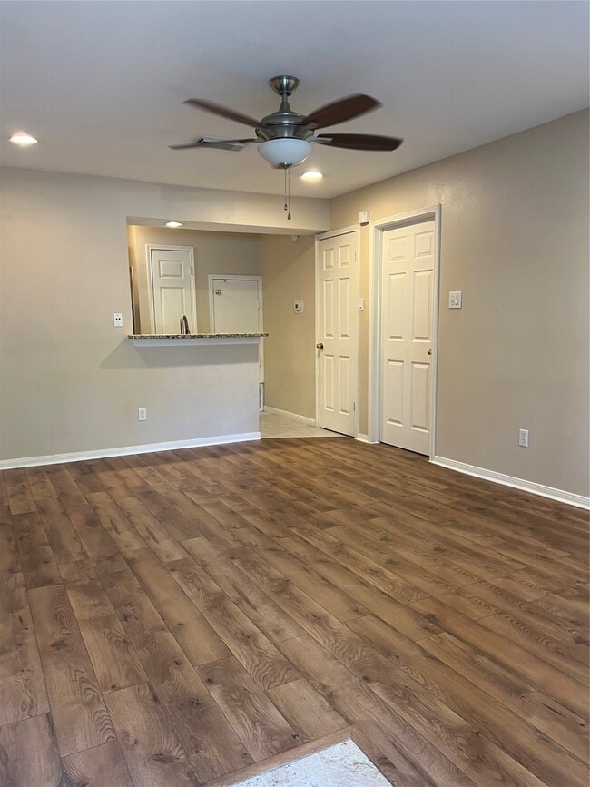 Building Photo - 837 Wax Myrtle Ln