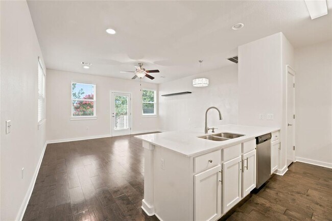 Building Photo - 8921 Parker Ranch Cir
