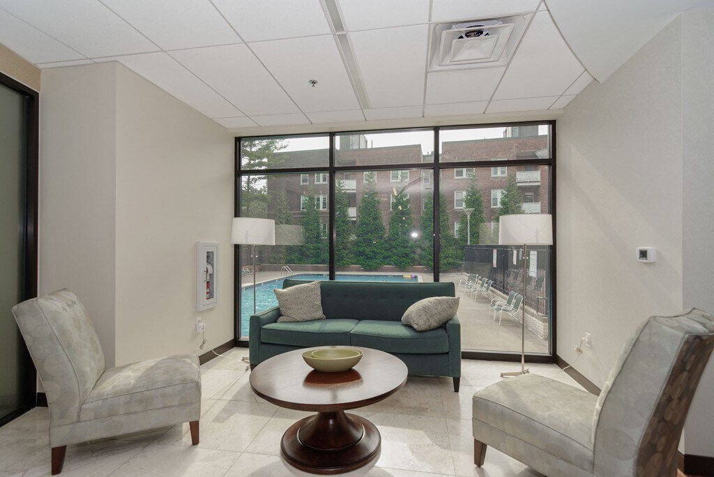 Foto del edificio - 61 Longwood Ave