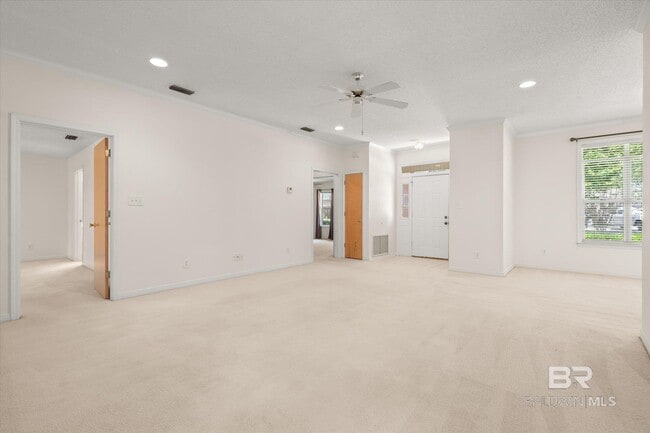 Building Photo - 7 Troyer Ct
