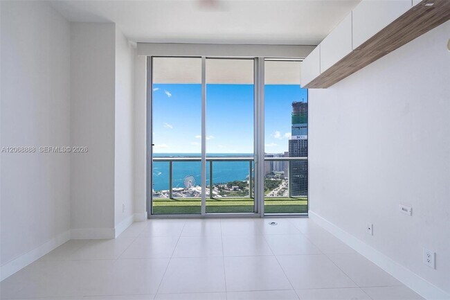 Foto del edificio - 888 Biscayne Blvd