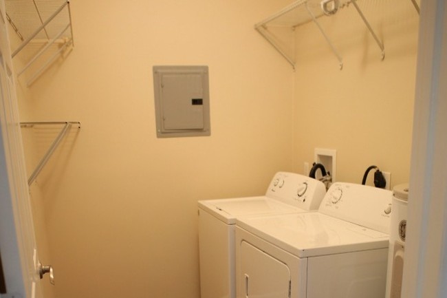 Huge Laundry Room - 72 River Ave