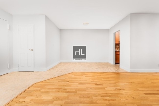 Foto del edificio - LUXURY 1 BEDROOM OCEAN PARKWAY/ CONEY ISLAND