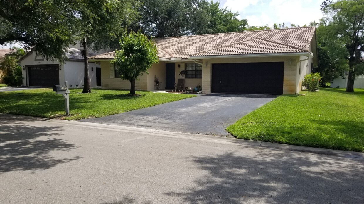 2343 NW 96th Way, Coral Springs, FL 33065 House Rental in Coral