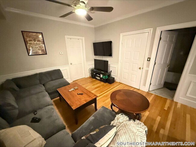 Foto del edificio - 868 E 2nd St