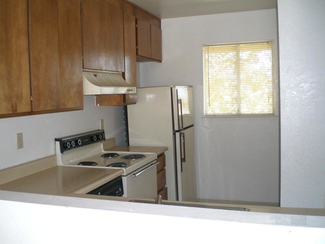 Building Photo - Lakeview Apartments