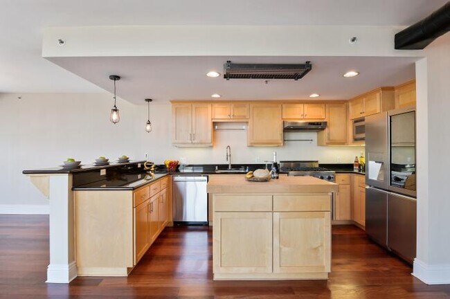 Building Photo - 2 bedroom in San Francisco CA 94107