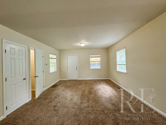 Building Photo - 1-Bd Bungalo, a Walk from Annapolis Ferry