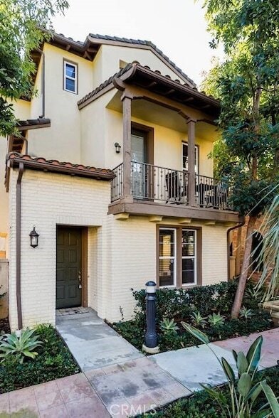 Building Photo - 209 Tall Oak