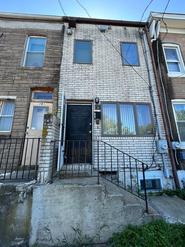 Primary Photo - 163 Kirkbride Ave