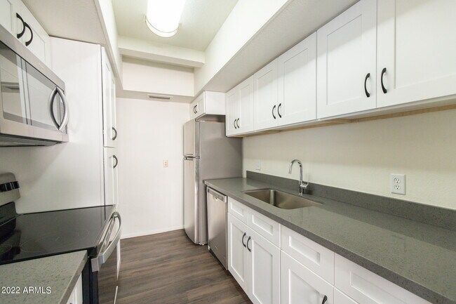 Foto del edificio - 2044 S Rural Rd