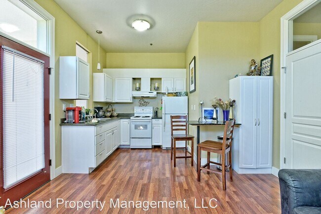 Foto del edificio - 184 Clear Creek Dr