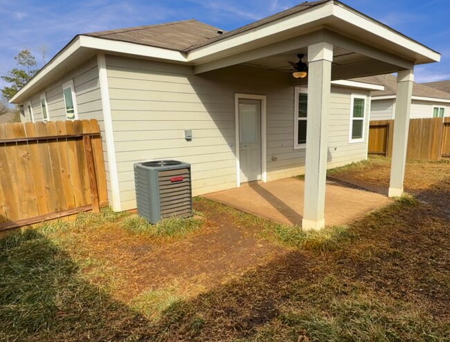 Foto del edificio - 15534 Caramel Spgs Dr