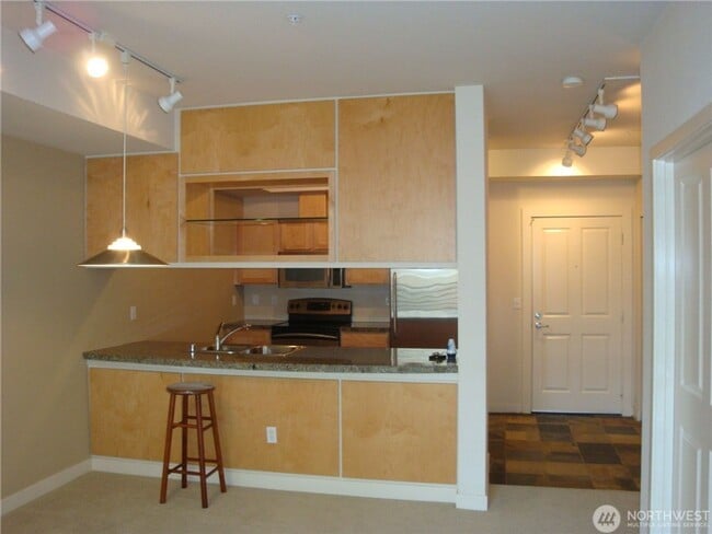 Building Photo - 1bd/1ba Bellevue Condo