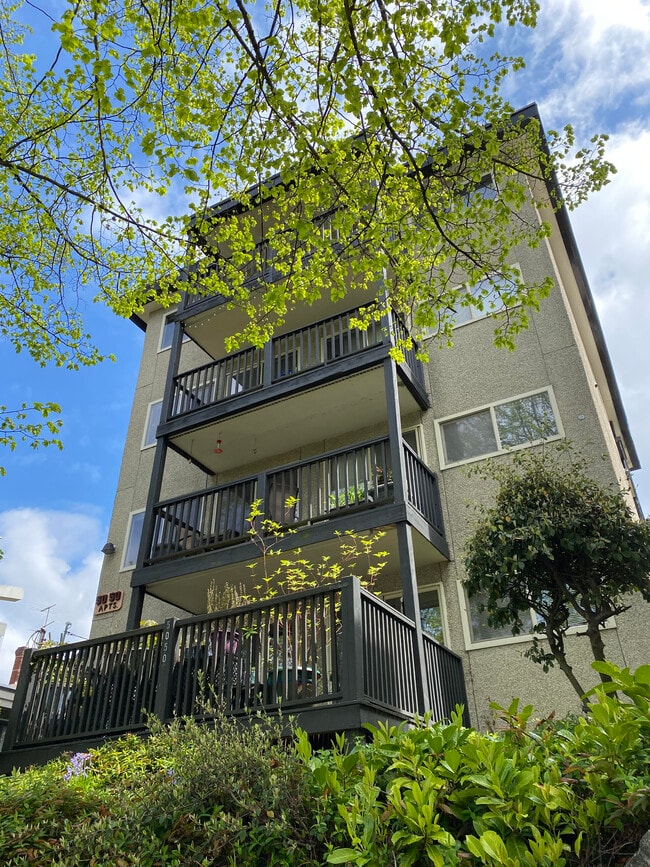 Building Photo - 5050 California Ave SW