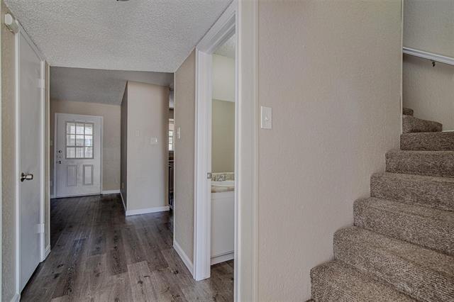 Foto del edificio - 836 NW Summercrest Blvd