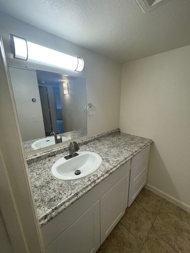 Building Photo - Juniper Canyon | Tucson, AZ Apartments