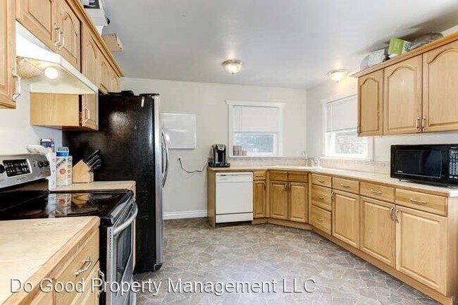 Building Photo - 4 br, 2 bath House - 324 6th Ave S