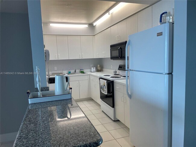 Foto del edificio - 800 Claughton Island Dr