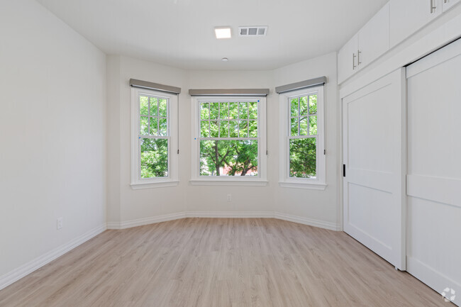 1BR, 1BA - 560SF Upstairs - Bedroom - Victorian Home Restored to Modern Apartments