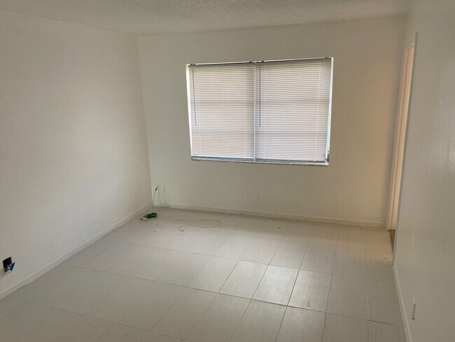 Building Photo - 7509 NW 44th Ct