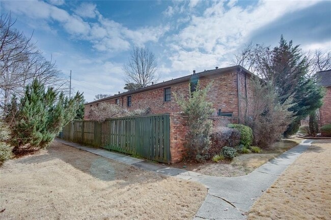 Foto del edificio - 3103 Colonial Way