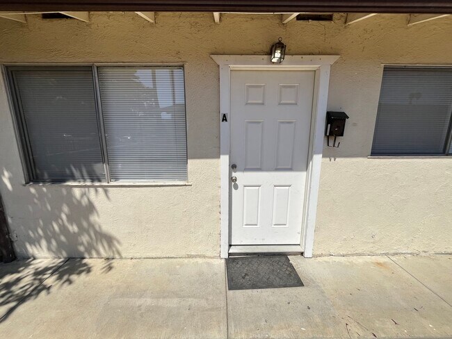 Building Photo - 408 N M St