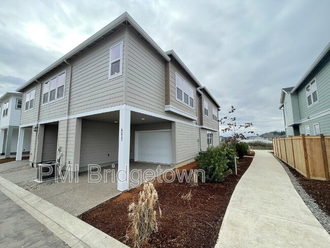 Building Photo - 4217 SE Fortress Ln