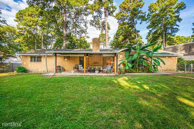 Building Photo - 3 br, 2 bath House - 910 Orchard St