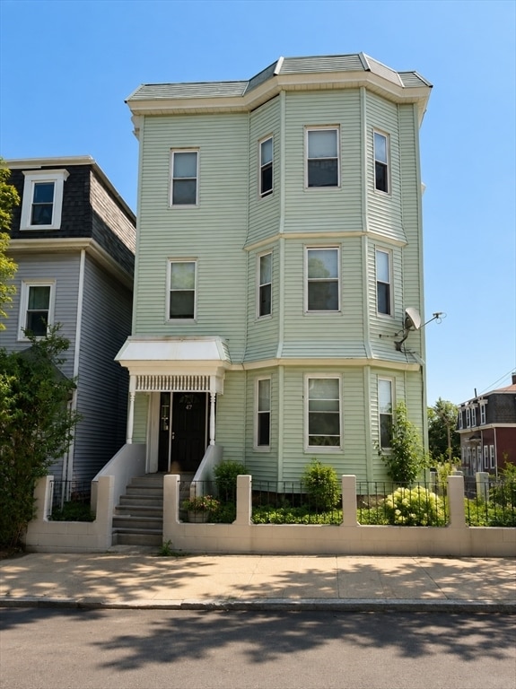 Building Photo - 47 Buttonwood St