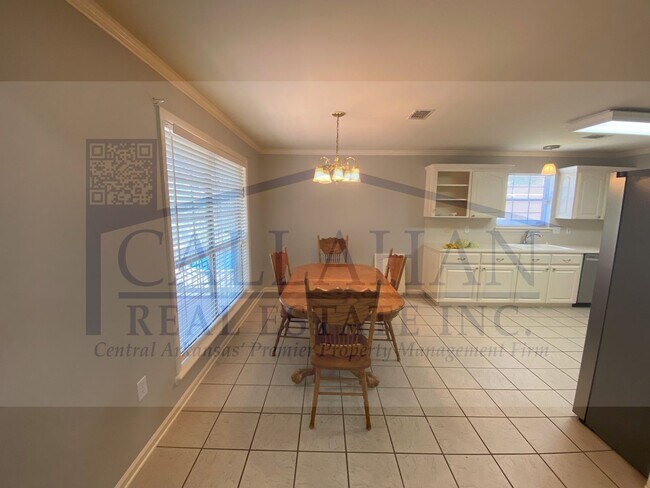 Foto del edificio - 158 Ridgeland Dr