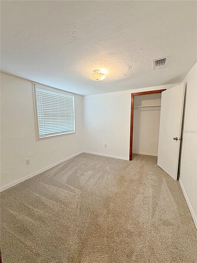 Foto del edificio - 2400 Shannon Rd