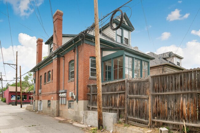 Foto del edificio - 2619 E 12th Ave