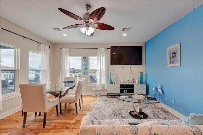 Foto del edificio - 126 Driftwood Rd