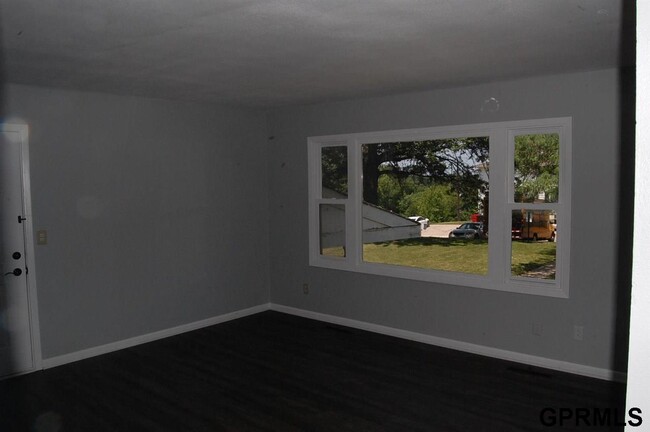 Building Photo - 1515 3rd Ave