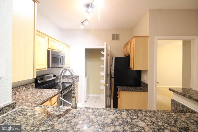 Building Photo - 1570 Spring Gate Dr.