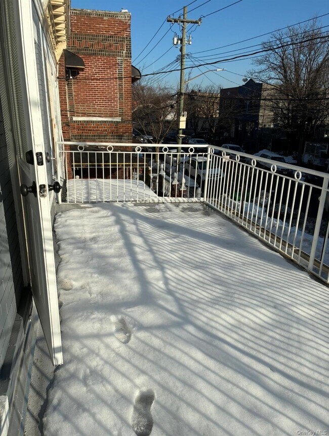 Foto del edificio - 740 Shepherd Ave