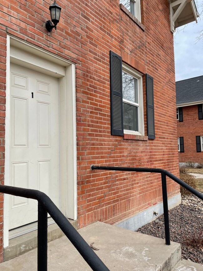 Building Photo - Johnstown Apartments (KC-KS-RB)