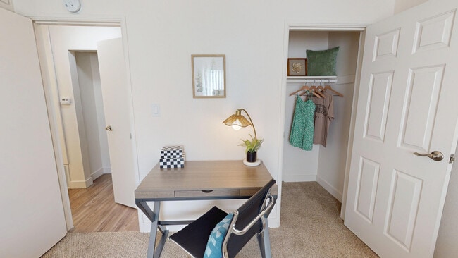 Bedroom - Cambridge House Apartments