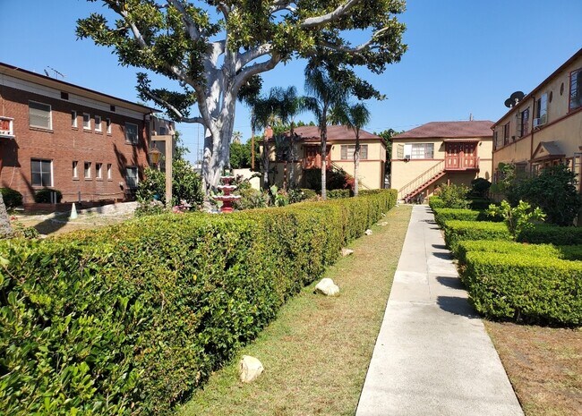 Front entrance - 2324 Scarff St