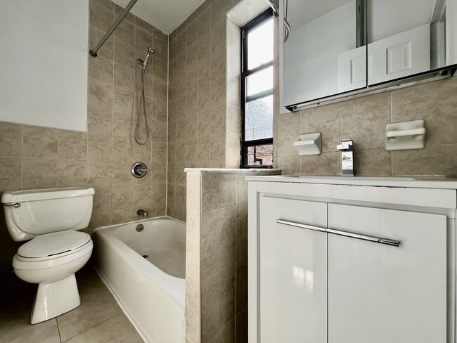 Foto del edificio - 709 W 176th St
