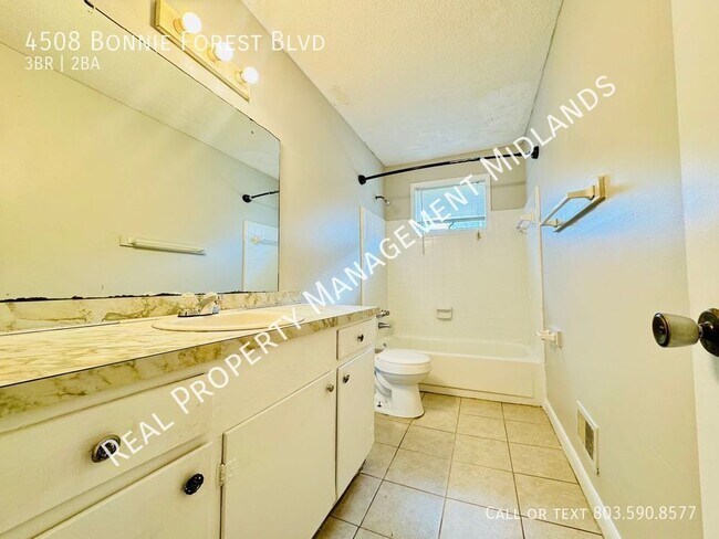 Building Photo - Charming Brick Home Near Broad River! Appl...