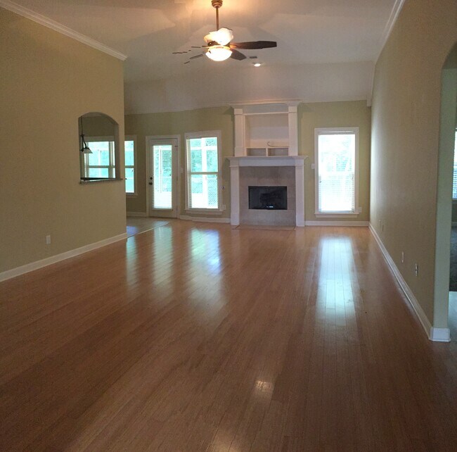 Livingroom - 340 Running Brook Ln