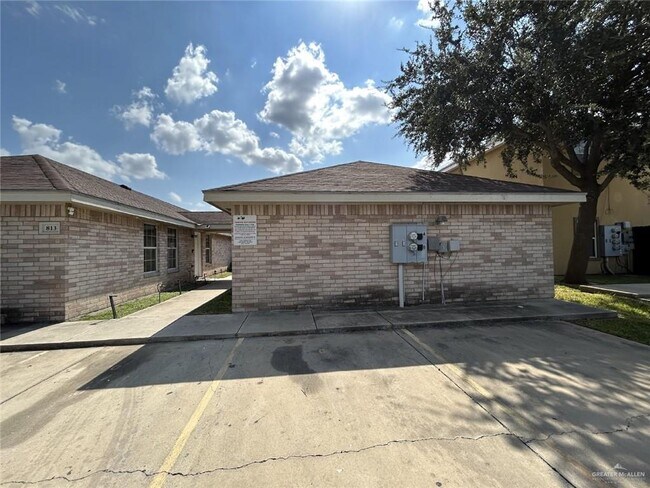 Foto del edificio - 913 E Daffodil Ave
