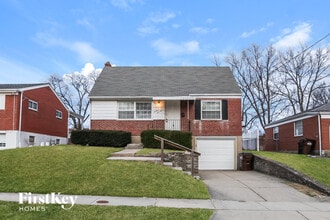 Building Photo - 714 Ivyhill Dr