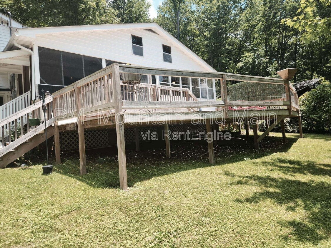 Primary Photo - 488 Lake Hosea Dr