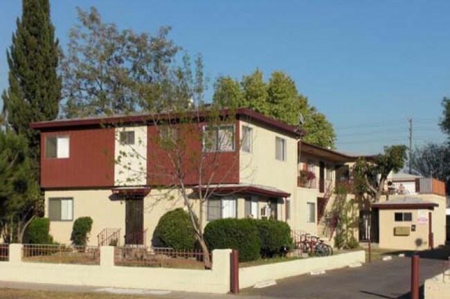 Building Photo - 5914-5920 Willowcrest Ave